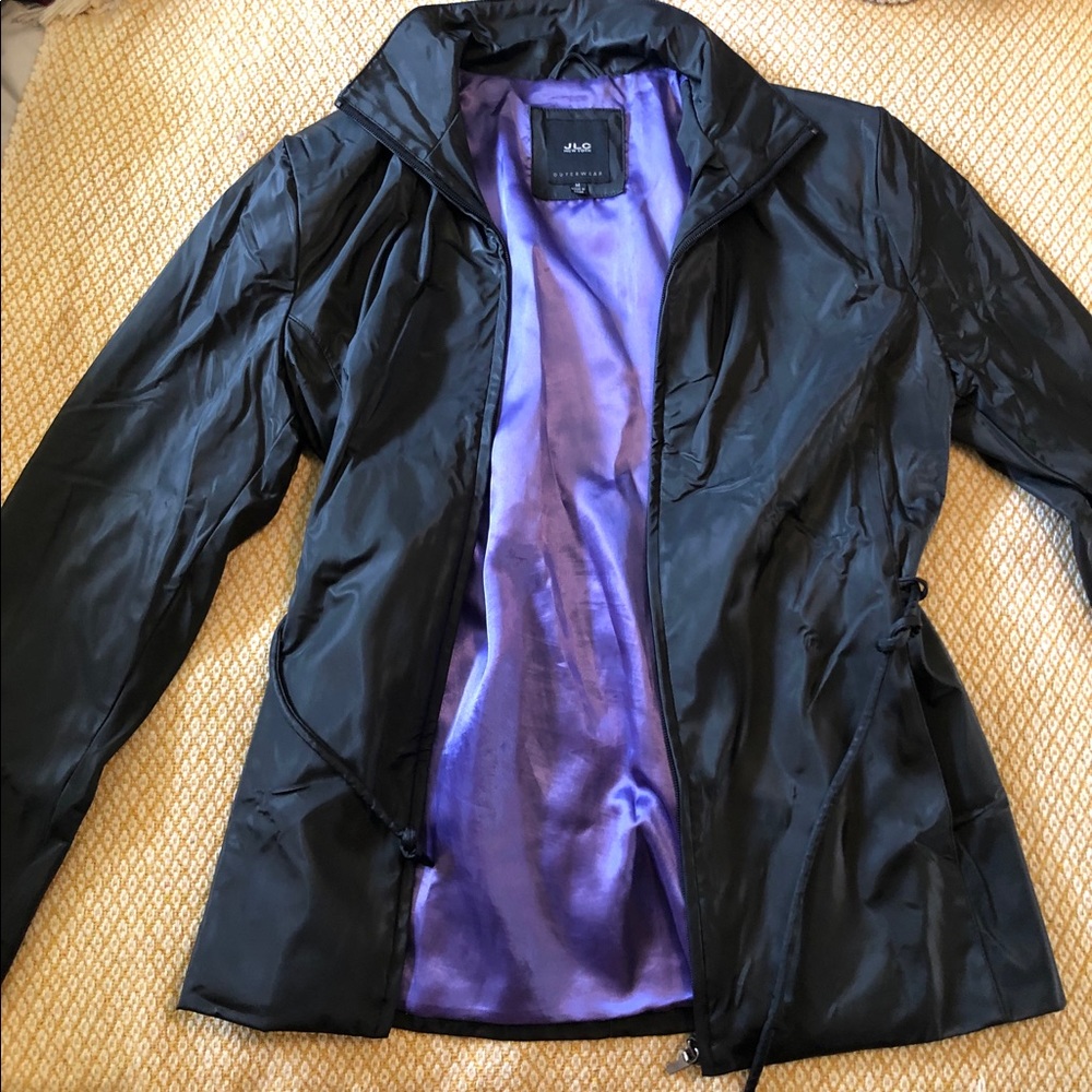 Women’s Fitted Raincoat